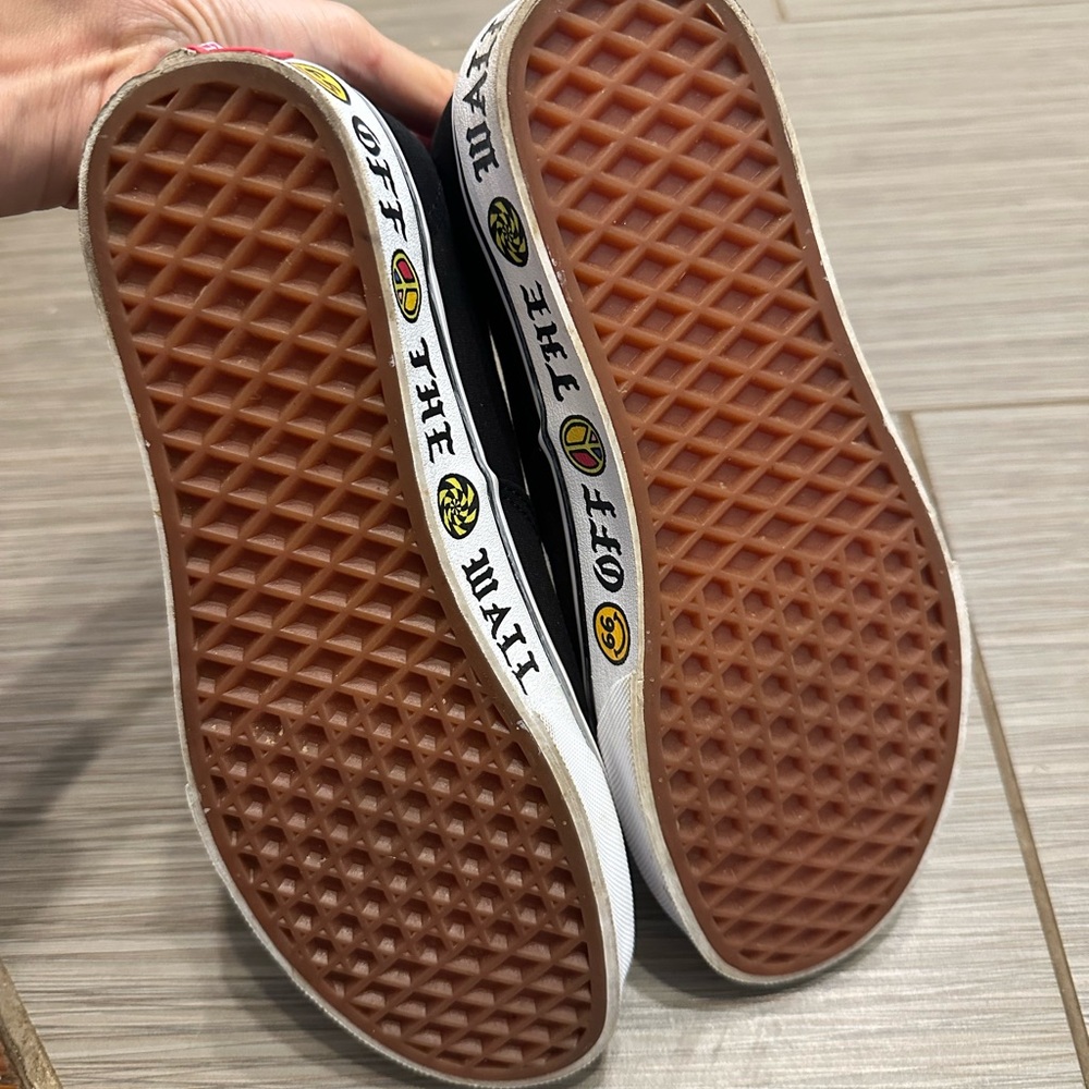 Vans - Picture 2 of 5